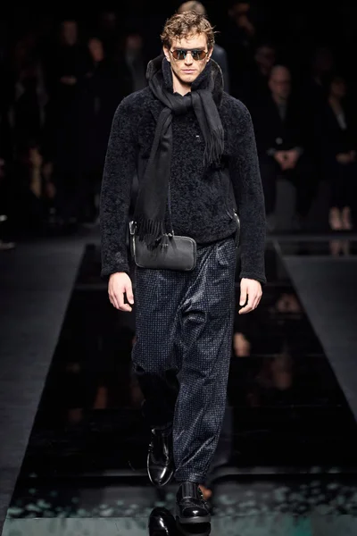 Look 64